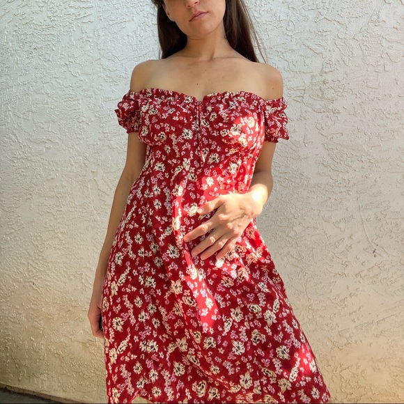 ❤️ SOLD ❤️ Red Floral Mini Midi Dress - Picture 3 of 3